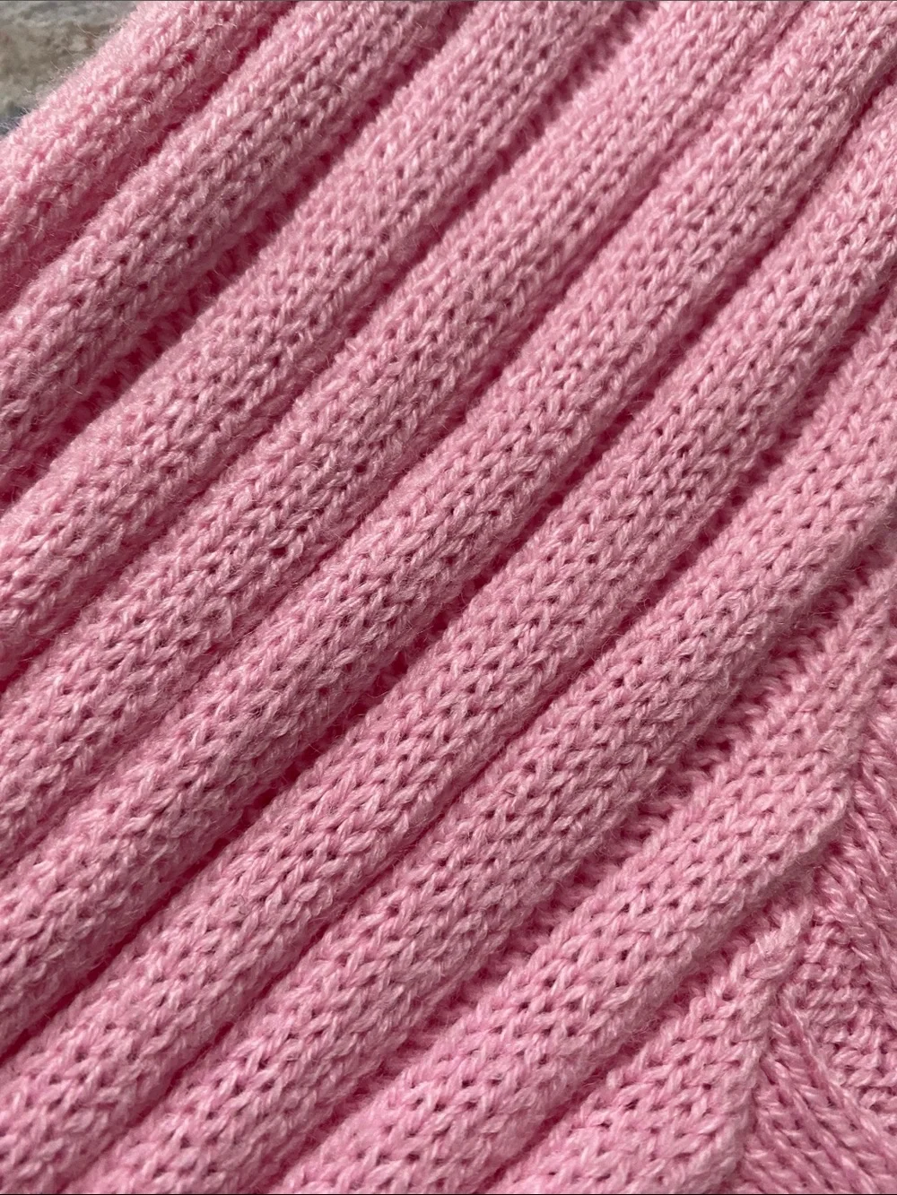 art class Pink Cropped Ribbed V-Neck Button Cardigan